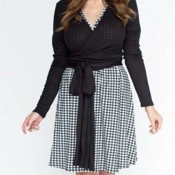 NWOT Agnes & Dora Wrap Top - Picture 2 of 3